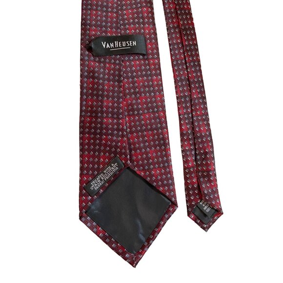 Van Heusen Mens Neck Tie Red Gray Diamonds Geometroic Work Dad Tie - Picture 4 of 7